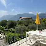 Dreizimmerwohnung Mit Teilweiser Seesicht By Interhome Апартаменты Мальчезине