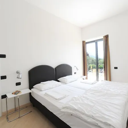 아파트 Dreizimmerwohnung Mit Teilweiser Seesicht By Interhome 말세진느