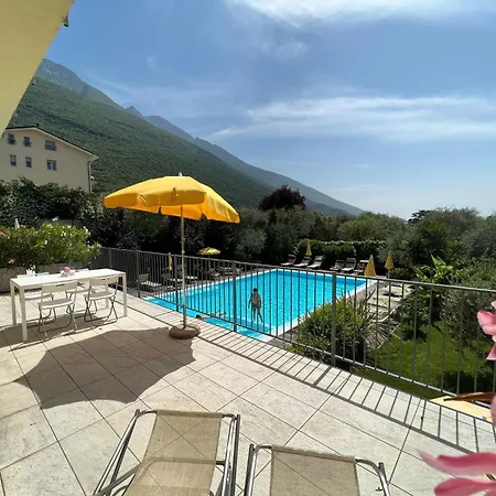 Apartament Dreizimmerwohnung Mit Teilweiser Seesicht By Interhome Malcesine