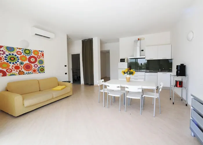 아파트 Dreizimmerwohnung Mit Teilweiser Seesicht By Interhome 말세진느