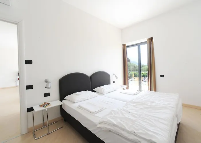 아파트 Dreizimmerwohnung Mit Teilweiser Seesicht By Interhome 말세진느