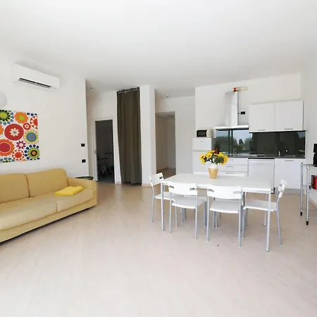 Apartman Dreizimmerwohnung Mit Teilweiser Seesicht By Interhome Malcesine