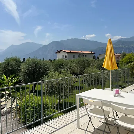Dreizimmerwohnung Mit Teilweiser Seesicht By Interhome Apartman Malcesine