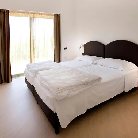 Dreizimmerwohnung Mit Teilweiser Seesicht By Interhome