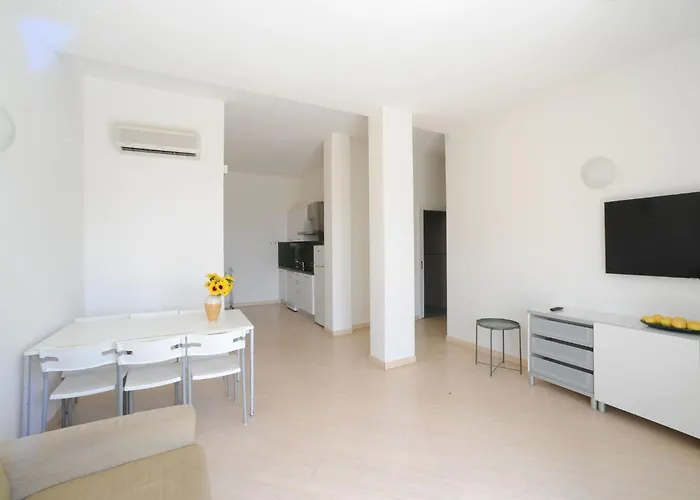 Dreizimmerwohnung Mit Teilweiser Seesicht By Interhome Malcesine