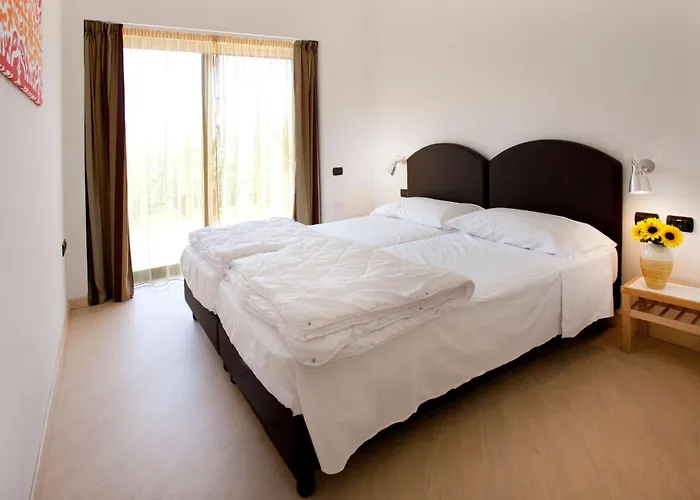 Dreizimmerwohnung Mit Teilweiser Seesicht By Interhome