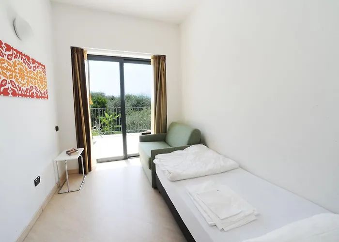 Dreizimmerwohnung Mit Teilweiser Seesicht By Interhome * Malcesine